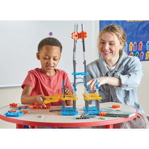 STEM EXPLORER CONSTRUIT UN PONT